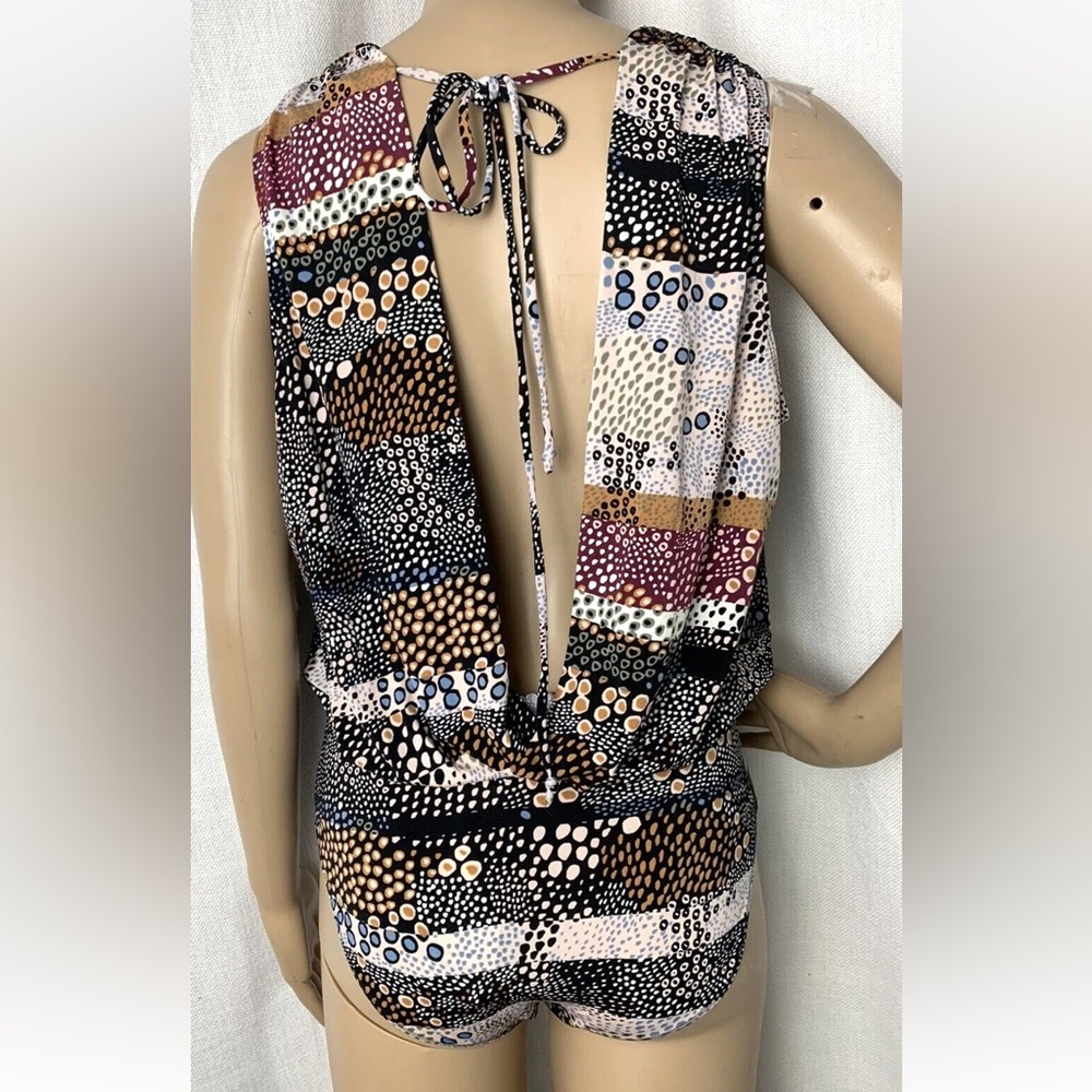 BCBGeneration Multicolor Patterned Top - Picture 5 of 9